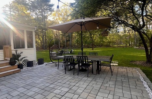 Mansfield House | Your World Cup Home Base! Comfortable 3-bedroom house + large yard