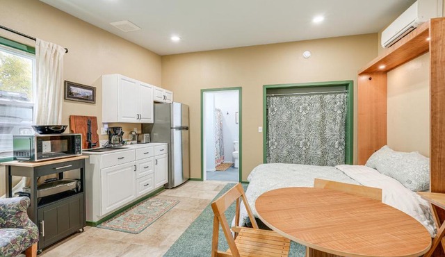 < 1/2 Mi to OSU: Studio in Corvallis Near Parks