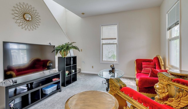 < 1 Mi to UIUC! Family Game Day Hub w/Large Yard