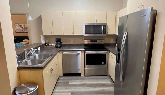 2 Bed/2 Bath At Cannery Square