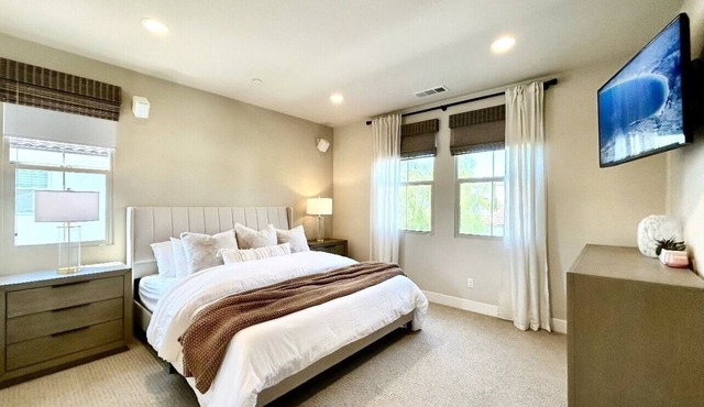 2 Bed/2 Bath Luxury Townhome In Portola Springs Irvine