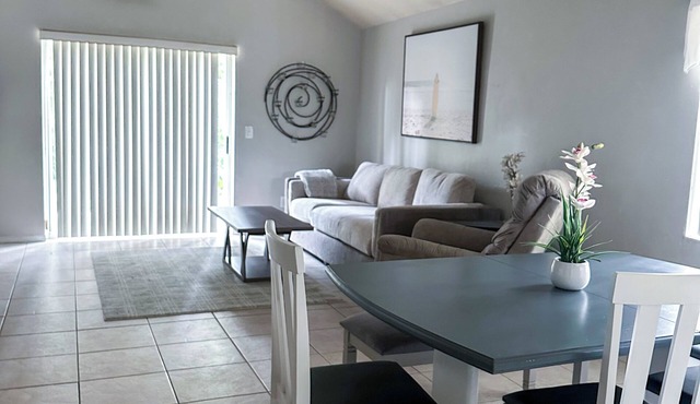 2 Bedroom plus Loft 2 Bath Close to Beach, Dining, & Speedway