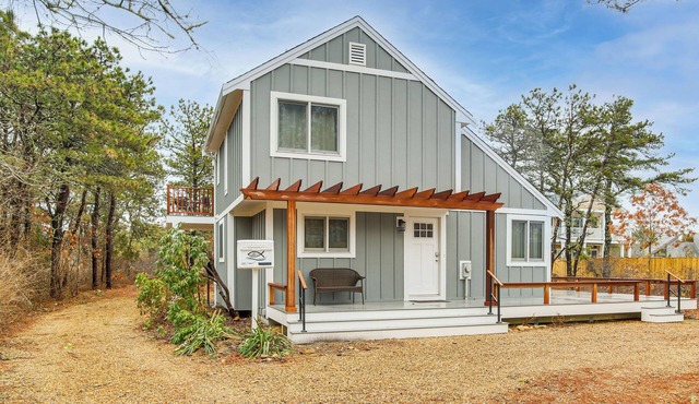 2 Mi to Main St & Beach! Family Home in Edgartown