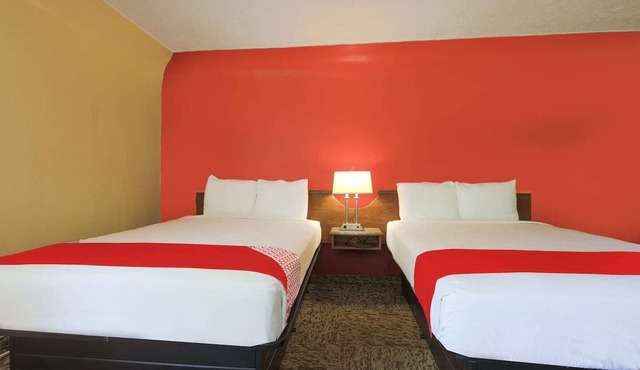 2 Queen Bed|Smk|North Lima OH