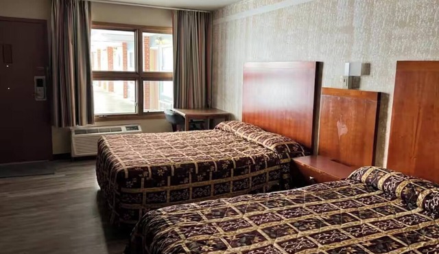 2 Relaxing Rooms Perfect for Budget Family Vacations Near Devils Lake