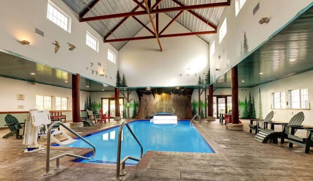 2 Suites | Johnston Retreat w/Pool and Gym Access | 0.5 mi to Texas Roadhouse