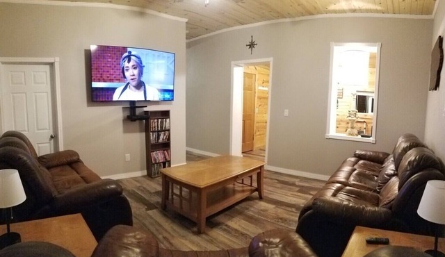 2bd-1bth-3beds. With golden tee arcade! Outdoor covered patio with tv
