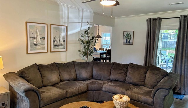 3-bedroom Cape Cod Guesthouse on the Peninsula