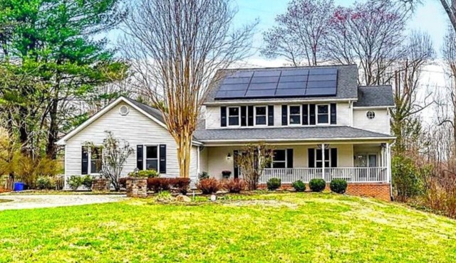 3-bedroom house in charming Woodstock!