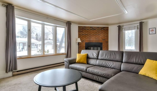 3 Bedroom House perfect location in Pointe Claire in Pointe-Claire
