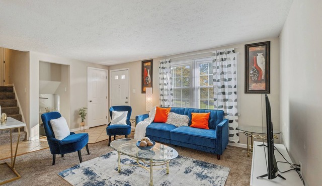 3-bedroom house with 5beds 1kingbed,2fullbeds &2twinbeds. DC ,VA