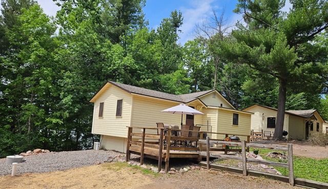 3-bedroom lakefront cabin with pontoon available.