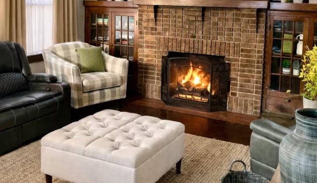 3-BR and 1-1/2 Bath “Bear Lodge”welcomes you! New AC & updates! Near SSU.