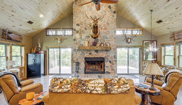 3 MI to Lake: Pet Friendly Wabeno Cabin!