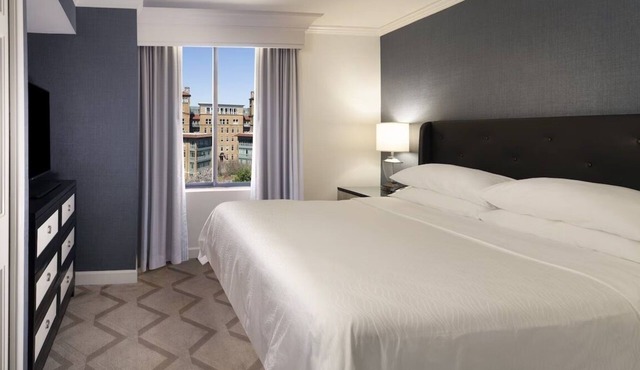 3 Pet-Friendly Units, Pets Allowed, Near Kennedy Center for Performing Arts