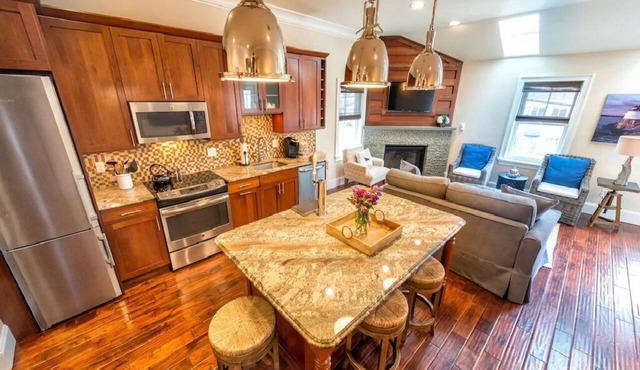 4 Balconies, Water Views, Fireplace, Kitchen - Great For Groups