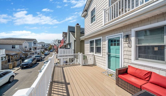 4 Bedroom House Minutes from the beach!