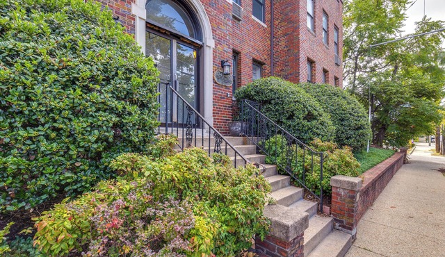 4 Mi to National Mall: Walkable Brookland Studio!