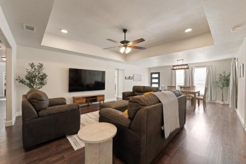 4BR Arlington Home Minutes to AT&T Stadium
