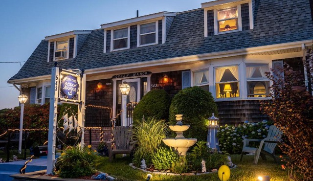 A Cape Cod Ocean Manor Inn