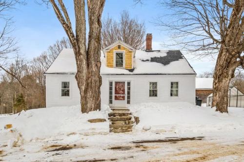 A Lakes Region Farm stay | Luxe Bath, Animals