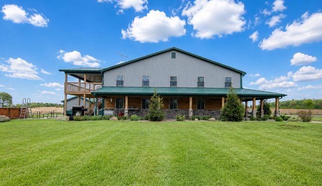 A tranquil, fully furnished country home. Country views meet modern comfort.