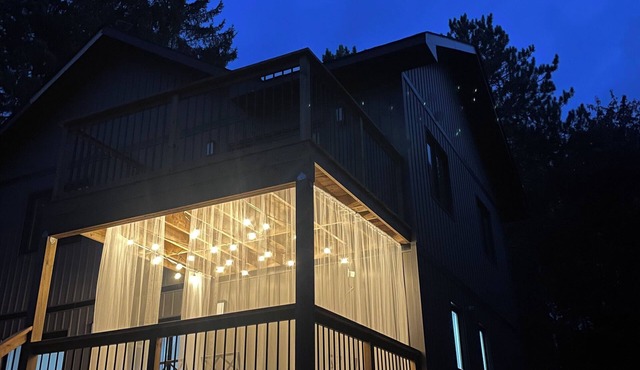 Algonquin Paradise. Perfect for Multi-families, near Algonquin Park + Hot Tub in Whitney