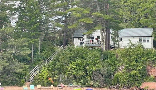 All season cottage overlooking the private beach on Lake Superior