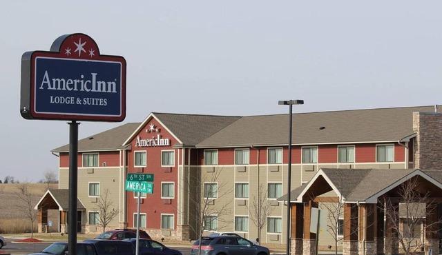 AmericInn by Wyndham Cedar Rapids Airport