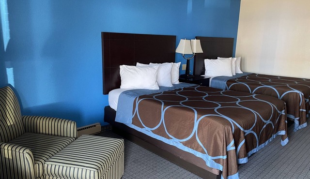 AmeriVu Inn & Suites
