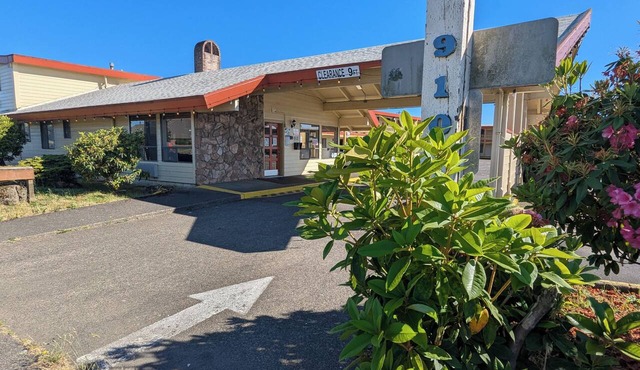 Anchor Pointe Inn & Suites