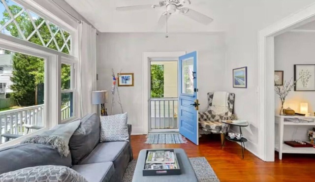 Apple Tree Cottage Downtown Hendersonville