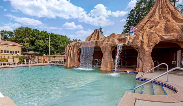 Atlantis Family Waterpark Hotel, an Ascend Collection Hotel