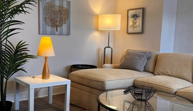 B1-3 Walk to YALE Hospital-All Rooms with AC