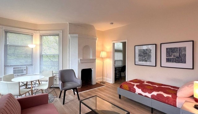 B2-2 Gorgeous-Shiny 4 BR-2 BATH-All Rooms with AC