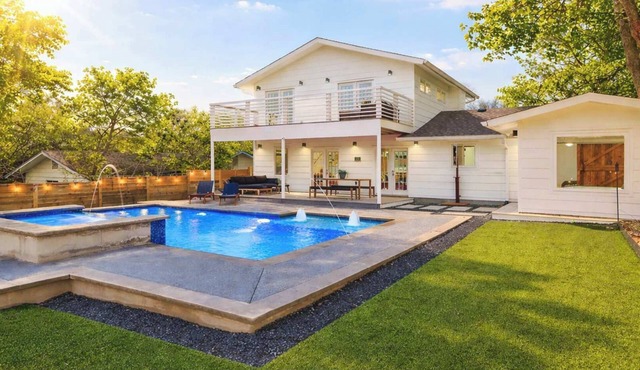 Bach Fave | Pool, Hot Tub, Grill, Mins to Downtown