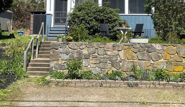 Beach garden cottage with AC in charming Ogunquit