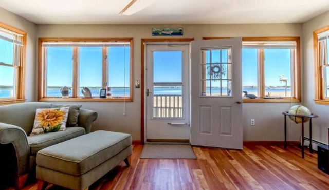 Beachfront Family Vacation in a Quiet Residential Neighborhood.