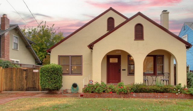 Beautiful home in prestigious East Sacramento