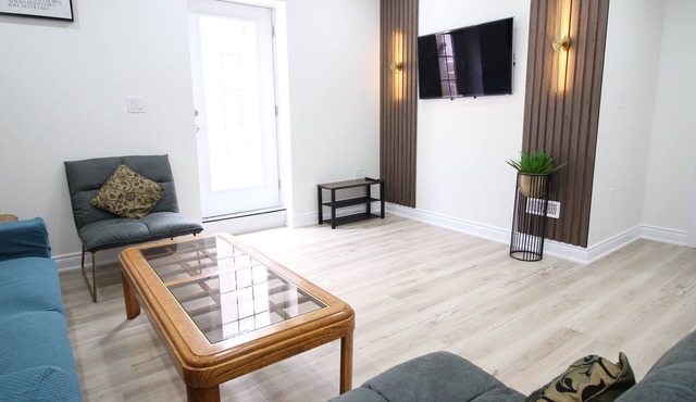 Beautiful Separate Unit near GrandRiver & Kiwanis Park in Kitchener