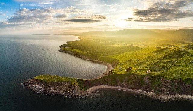 "Belier" Hidden retreat by the ocean brtween Cheticamp and The Margarees in St. Joseph-Du-Moine