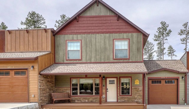 🌲 Black Hills Home: 2 Bedroom Master King Bed, Sleeps 7