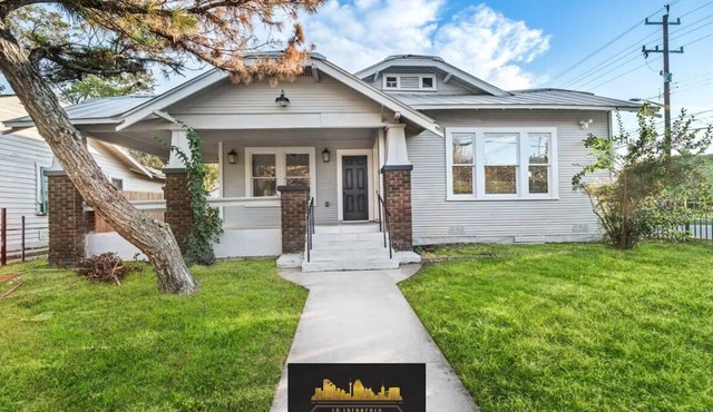Bold Bright 4BR/3.5FULL BATHS Near Riverwalk Dtown