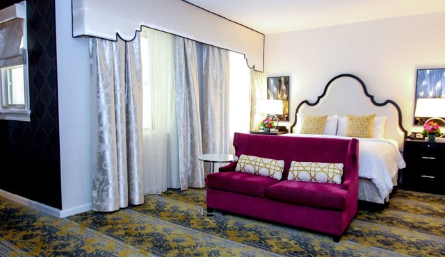 Boutique Charm Junior King Suite Perfect for Couples Visiting Historic DC Sites