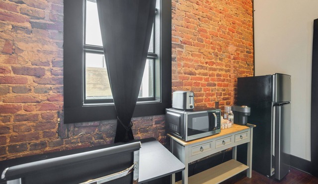Boutique Studio Stay in the Heart of Marshall! in Marshall