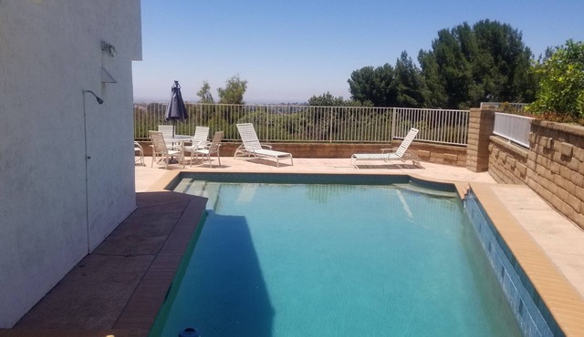 Brand new listing! Big 4 bd home-Laguna/Irvine/Disney close-Pool/views & hiking