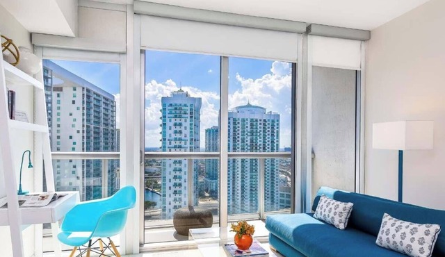 Brickell Studio w/Playful Art | Walk Everywhere in Miami
