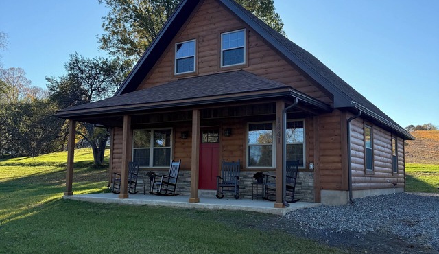 Cattail Cabin - a cozy, newly built modern cabin in charming Waterville, NY