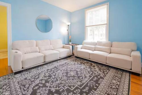 Charming 3BR Home With 2 Parking Spot, Near Transit & Shopping,