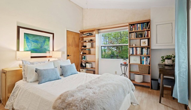 Charming bookworm’s cottage near Cayuga Lake. Cozy, quiet, and perfect for relaxing getaways with your favorite reads.